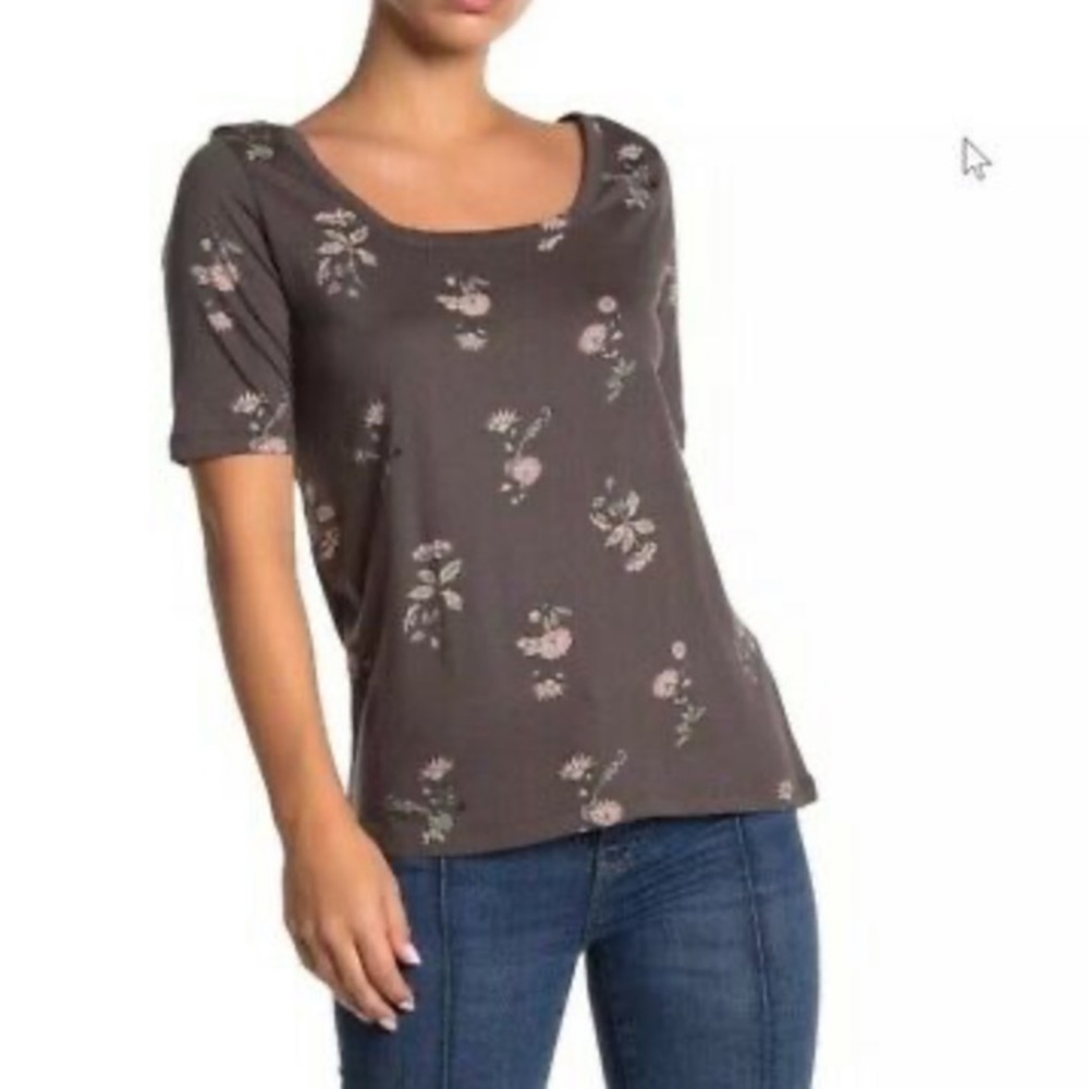 Susina women’s short sleeve square neck floral tee